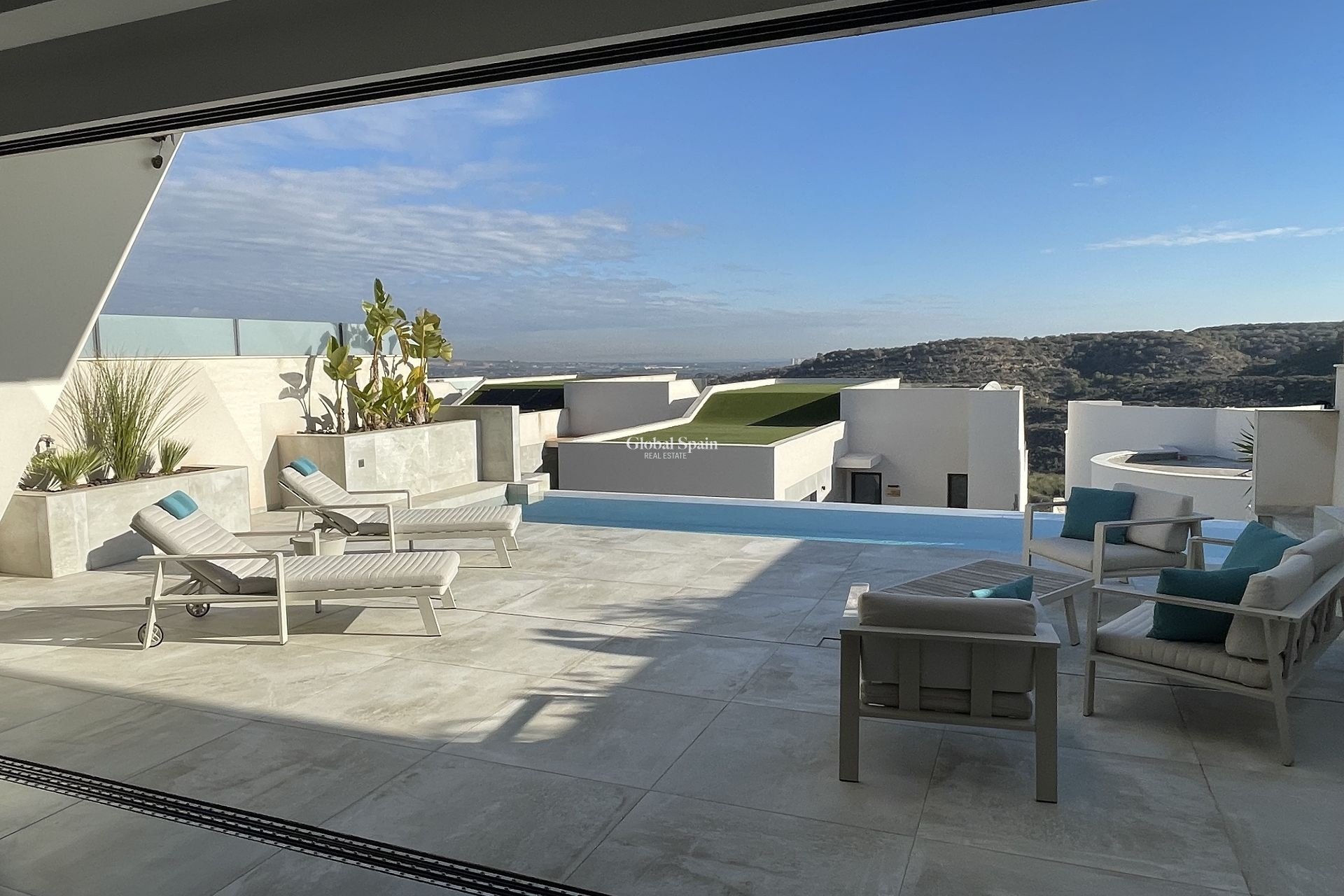 Resale - Villa -
CIUDAD QUESADA