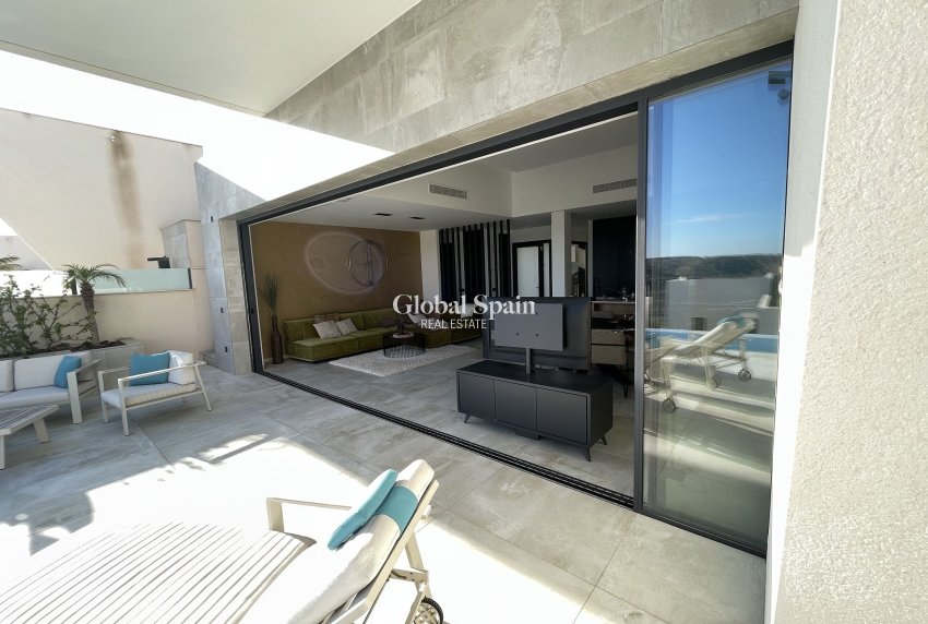 Resale - Villa -
CIUDAD QUESADA