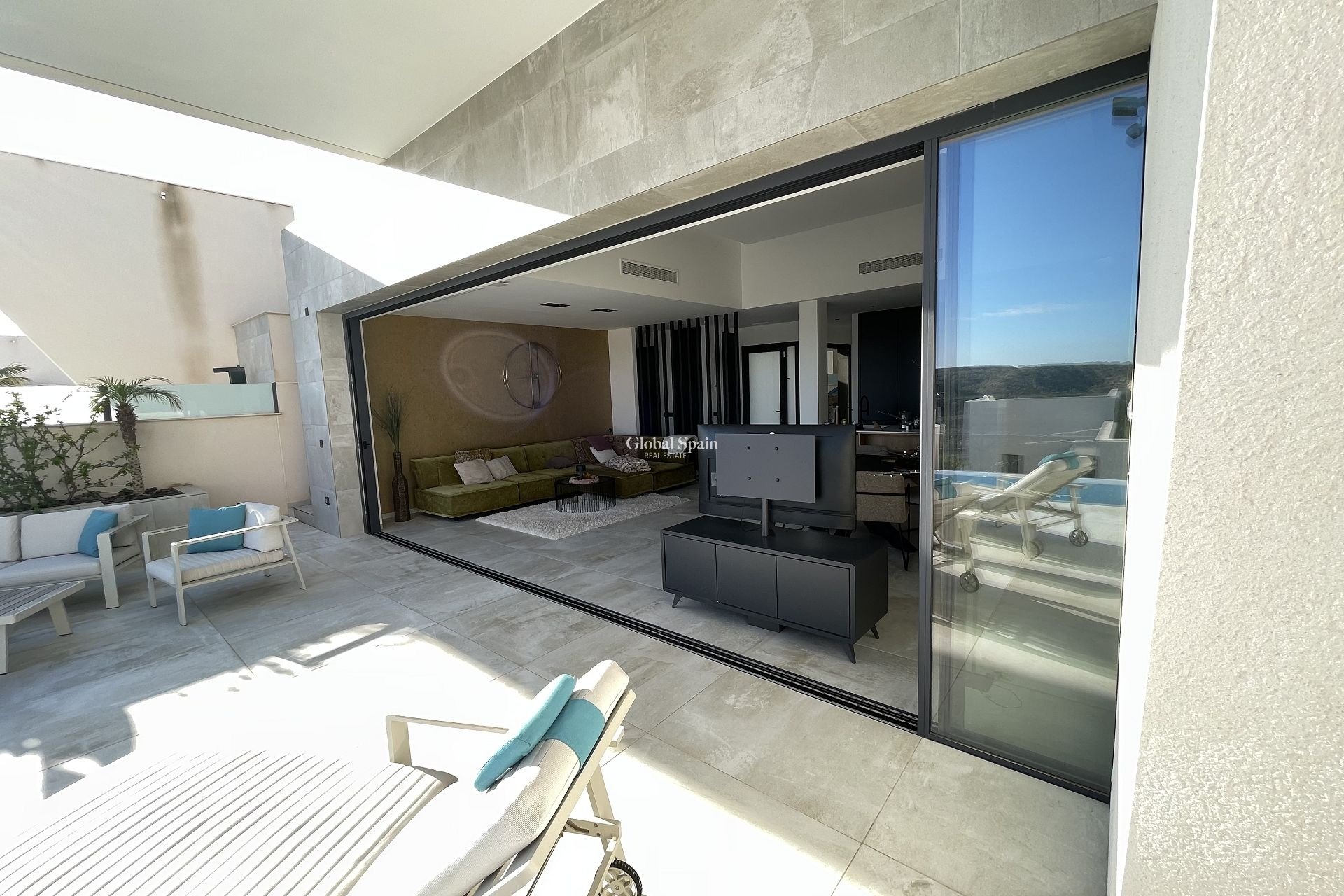 Resale - Villa -
CIUDAD QUESADA