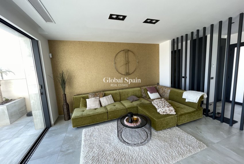 Resale - Villa -
CIUDAD QUESADA