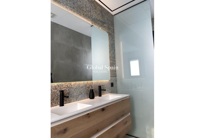 Resale - Villa -
CIUDAD QUESADA