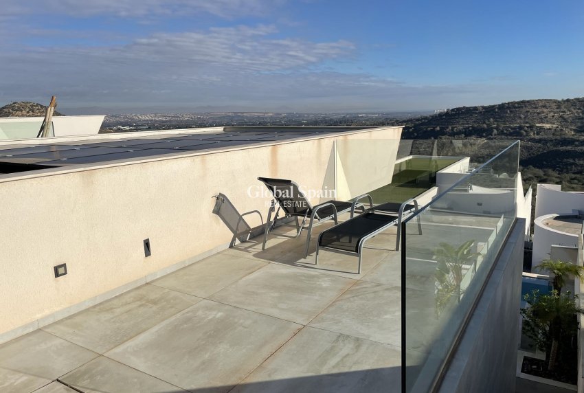 Resale - Villa -
CIUDAD QUESADA