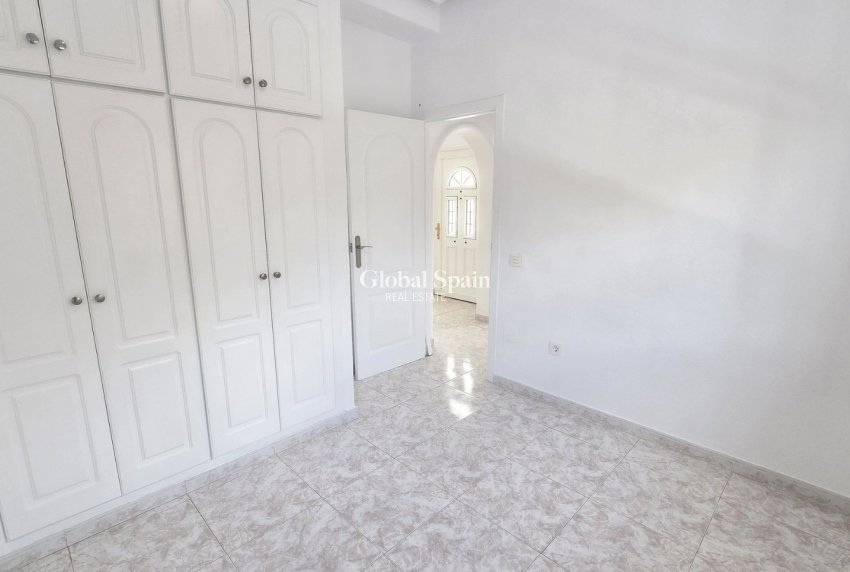 Resale - Villa -
CIUDAD QUESADA