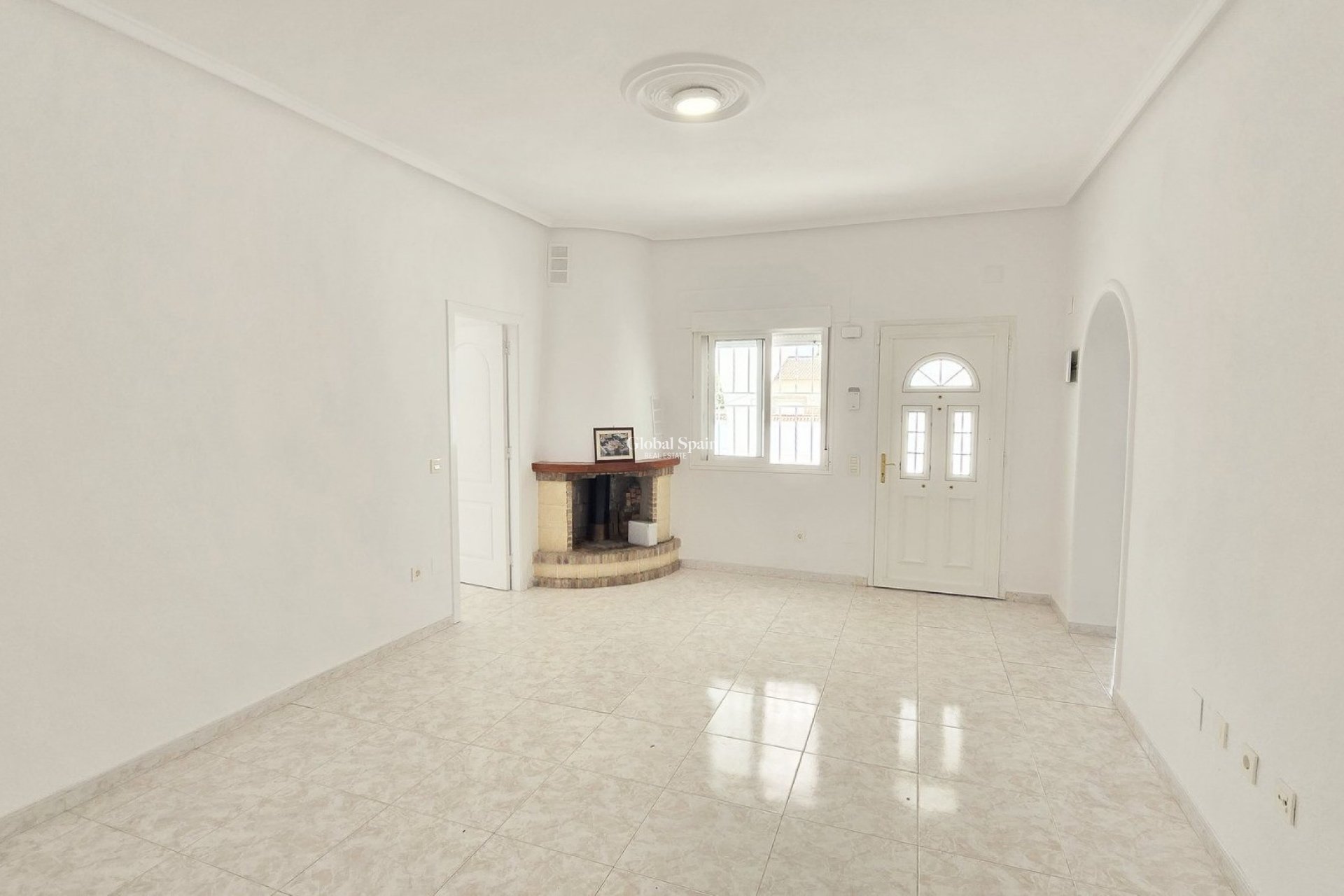 Resale - Villa -
CIUDAD QUESADA