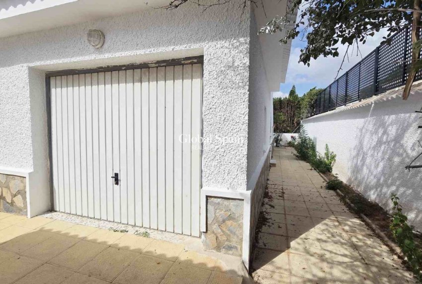 Resale - Villa -
CIUDAD QUESADA