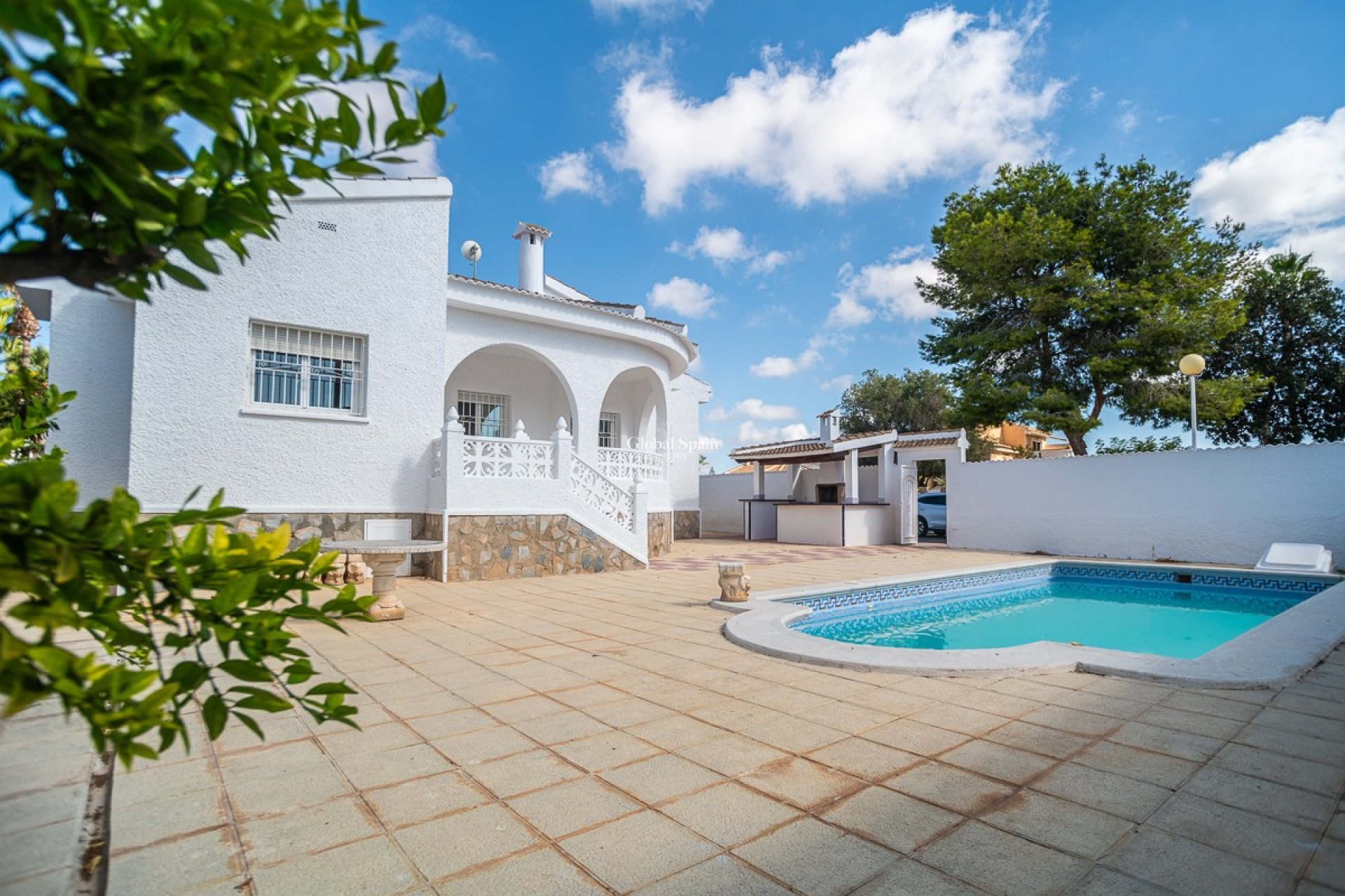 Resale - Villa -
CIUDAD QUESADA