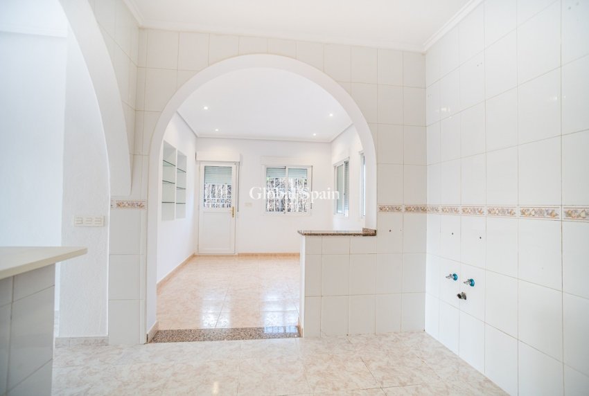 Resale - Villa -
CIUDAD QUESADA