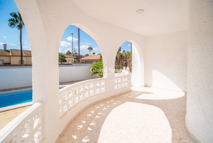 Resale - Villa -
CIUDAD QUESADA