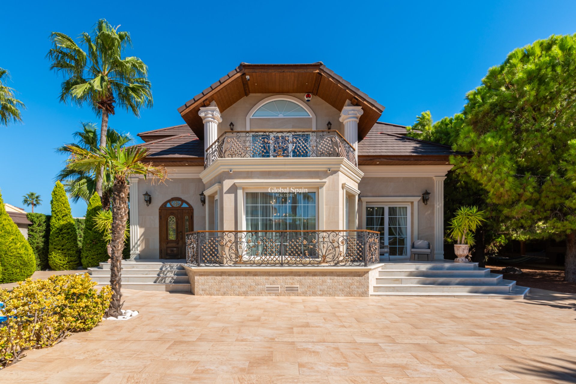 Resale - VILLA -
CIUDAD QUESADA