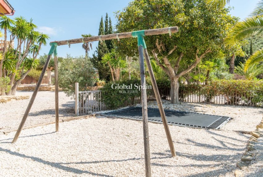 Resale - Villa -
Costa Blanca - Orihuela Costa