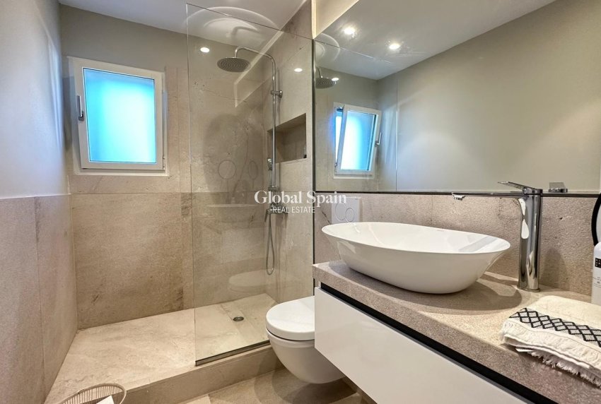 Resale - VILLA -
COSTA DE LA CALMA - Calvià