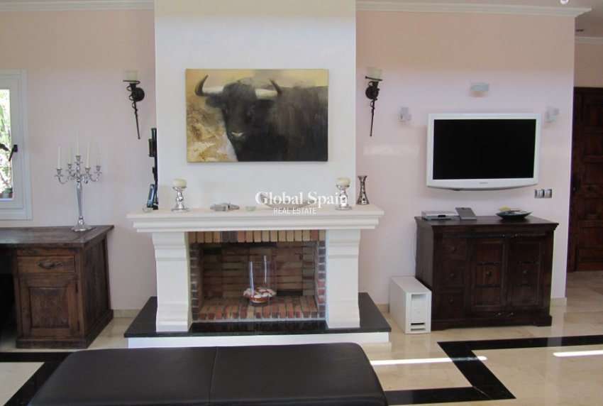 Resale - Villa -
Costa de la Calma - optional location detail