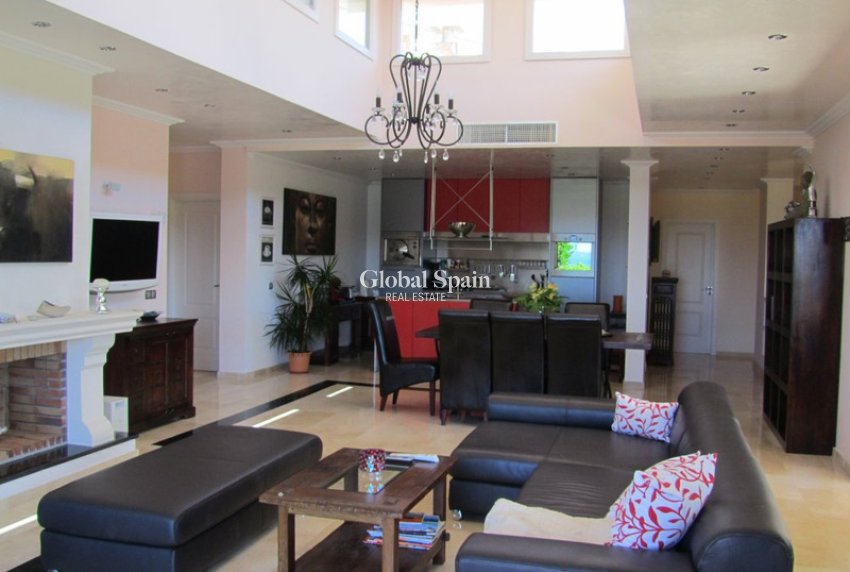 Resale - VILLA -
COSTA DE LA CALMA