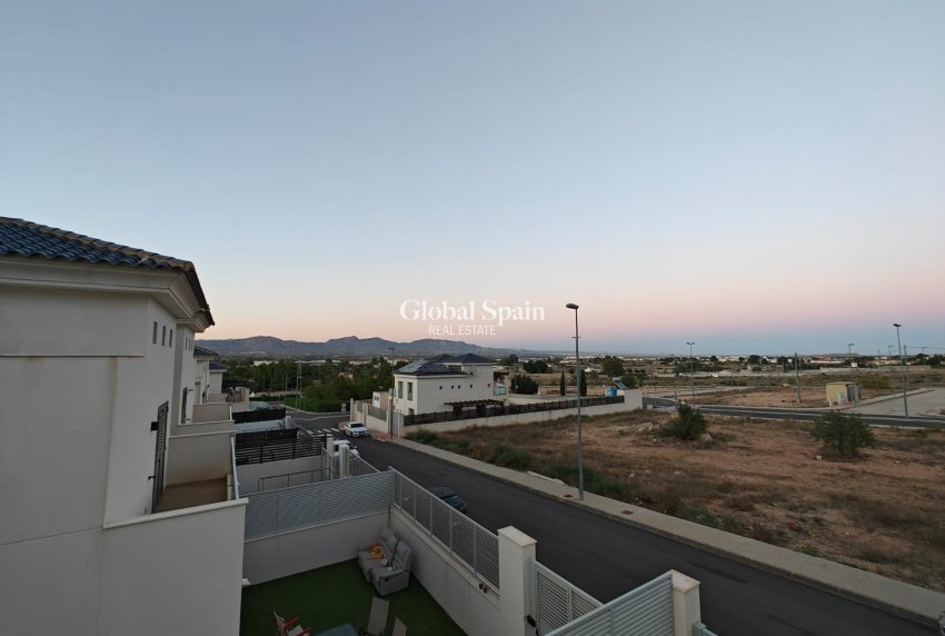 Resale - VILLA -
COX - Cox