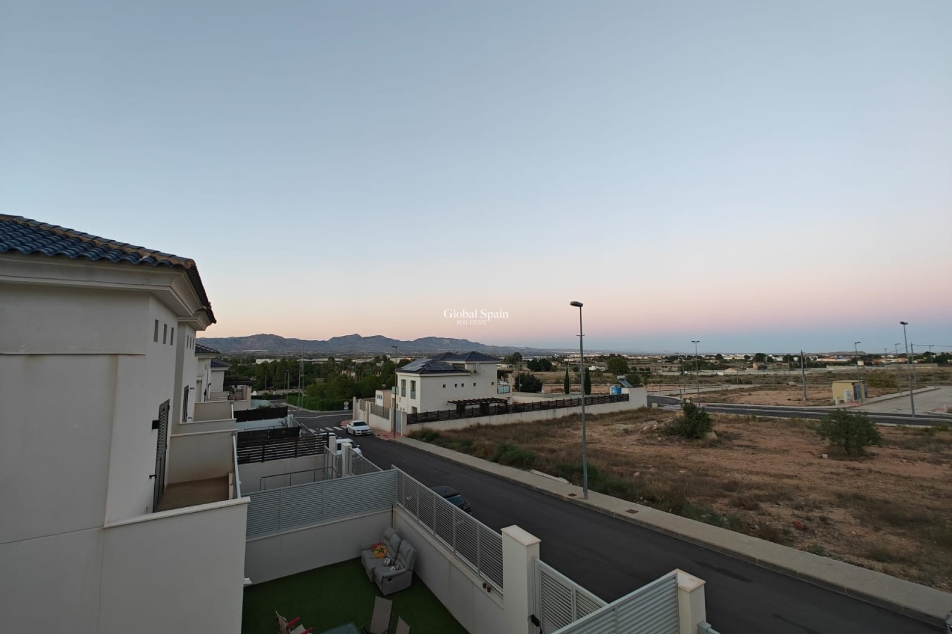 Resale - VILLA -
COX - Cox