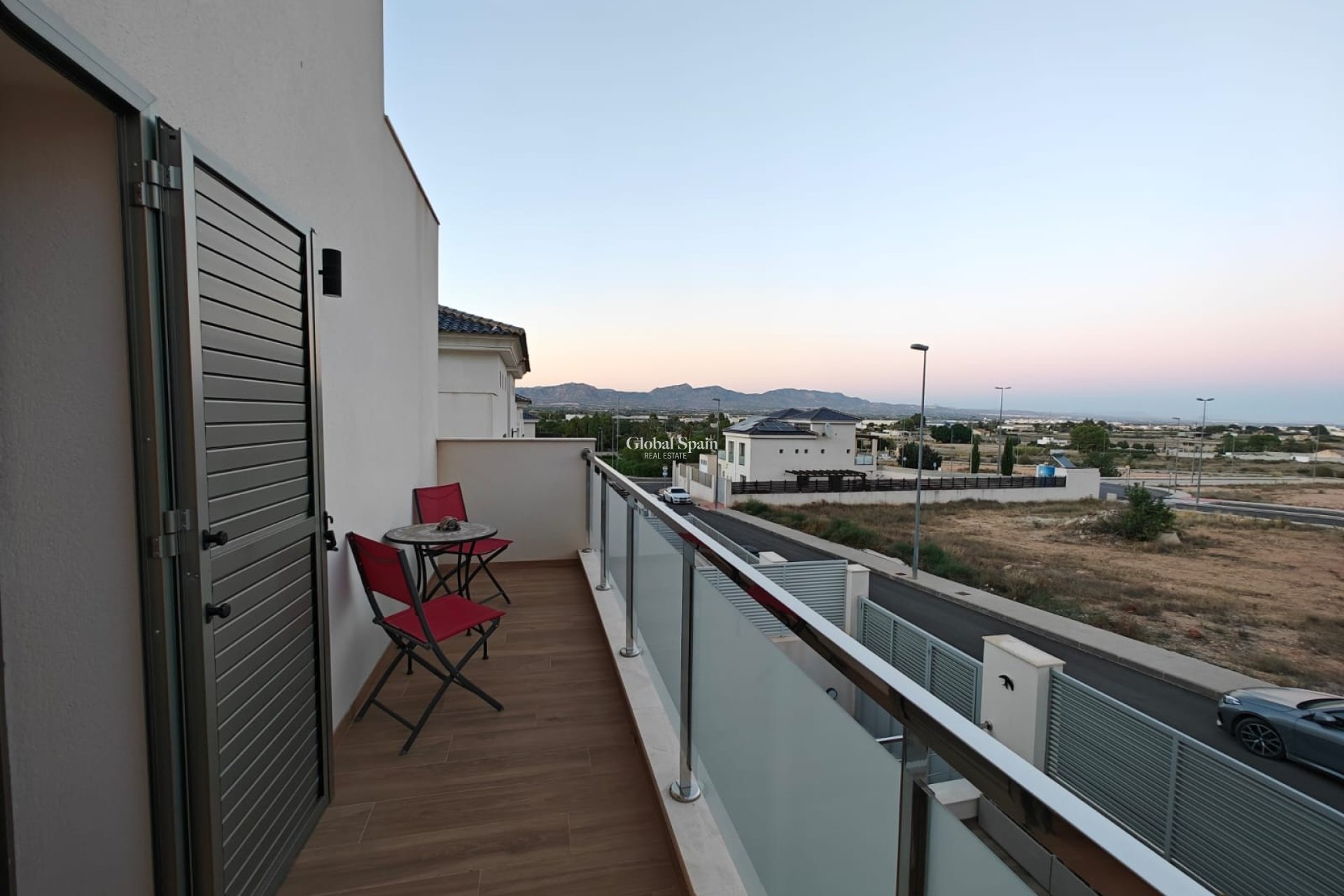 Resale - VILLA -
COX - Cox