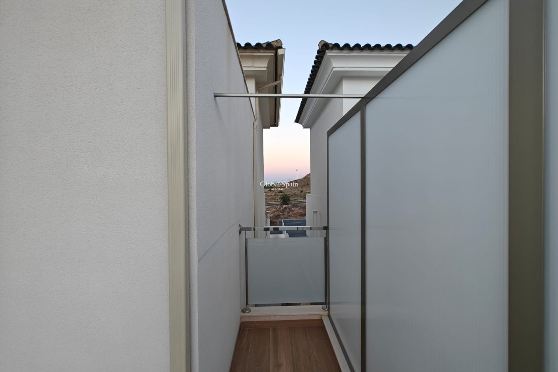 Resale - VILLA -
COX - Cox