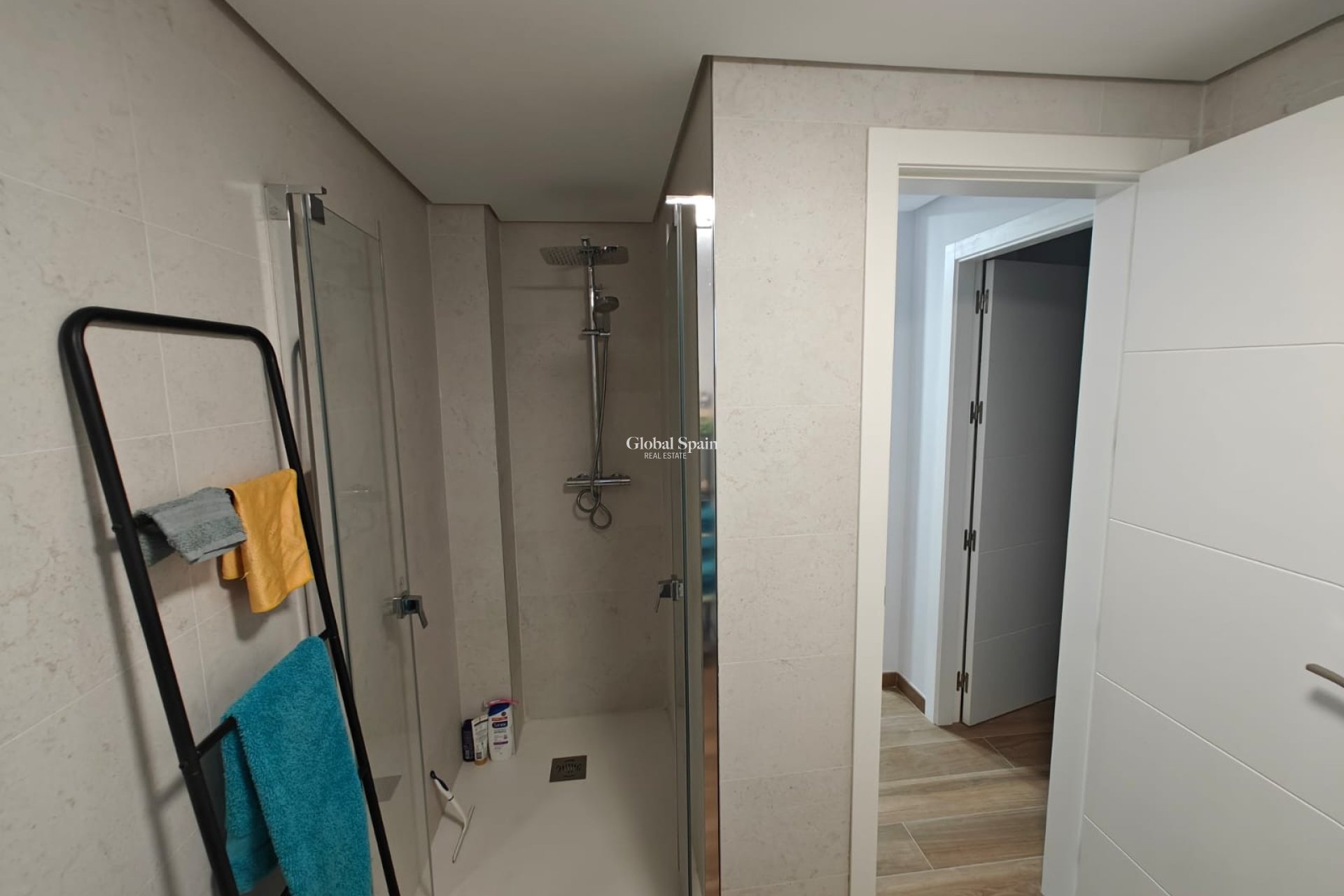 Resale - VILLA -
COX - Cox