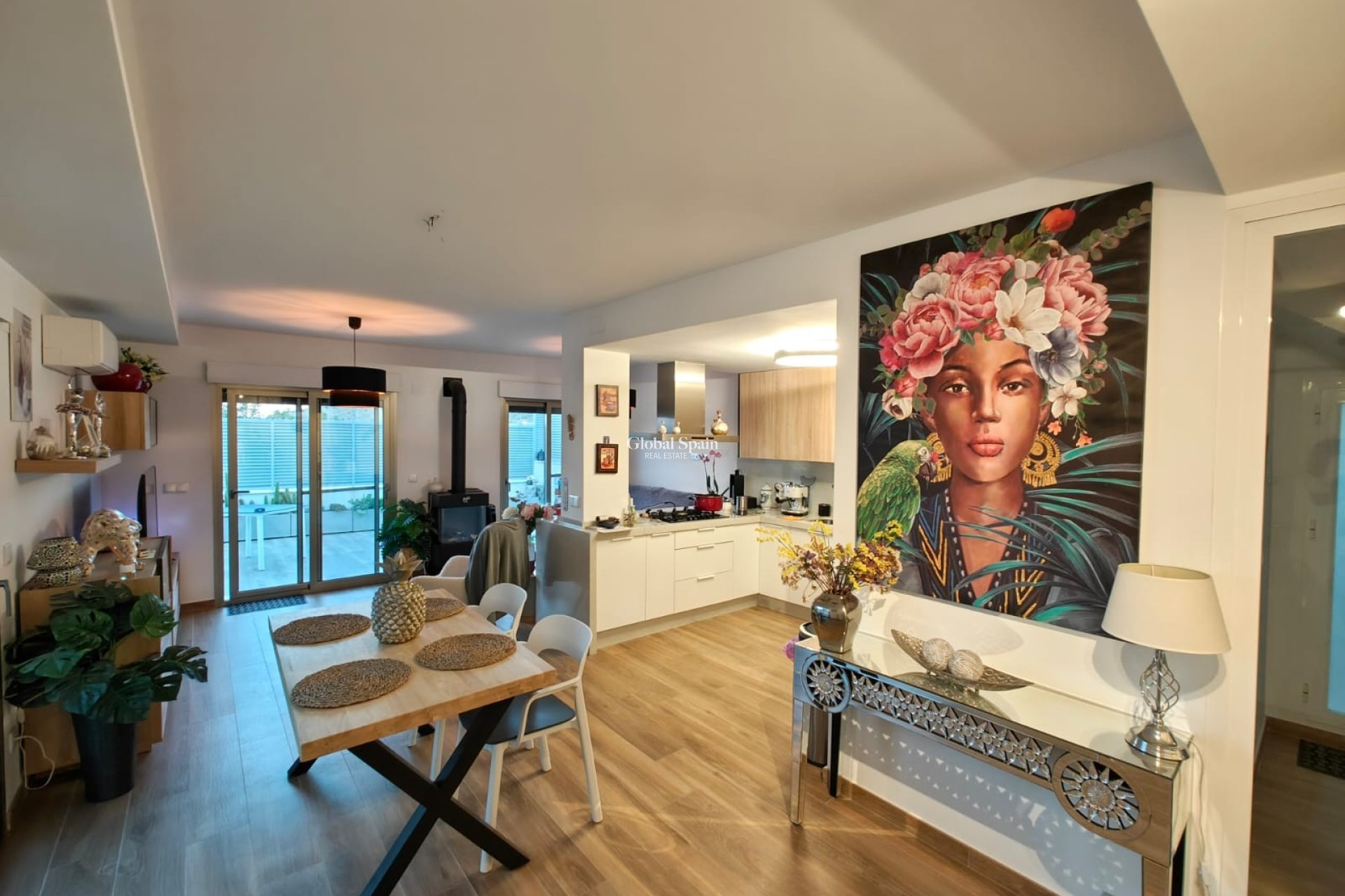 Resale - VILLA -
COX - Cox