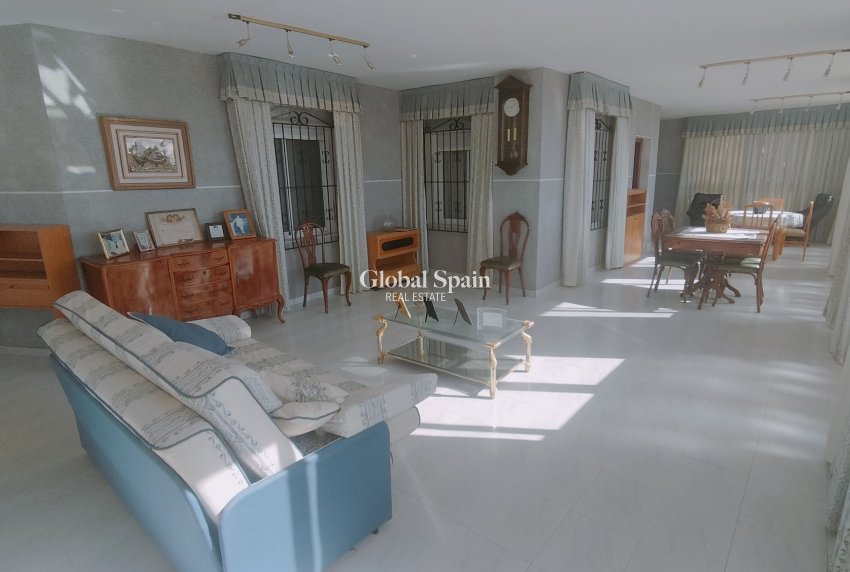 Resale - VILLA -
CREVILLENTE - Inland