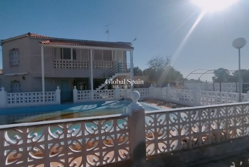 Resale - VILLA -
CREVILLENTE - Inland