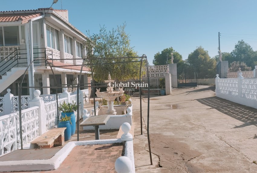 Resale - VILLA -
CREVILLENTE - Inland