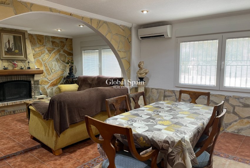 Resale - VILLA -
CREVILLENTE - Inland