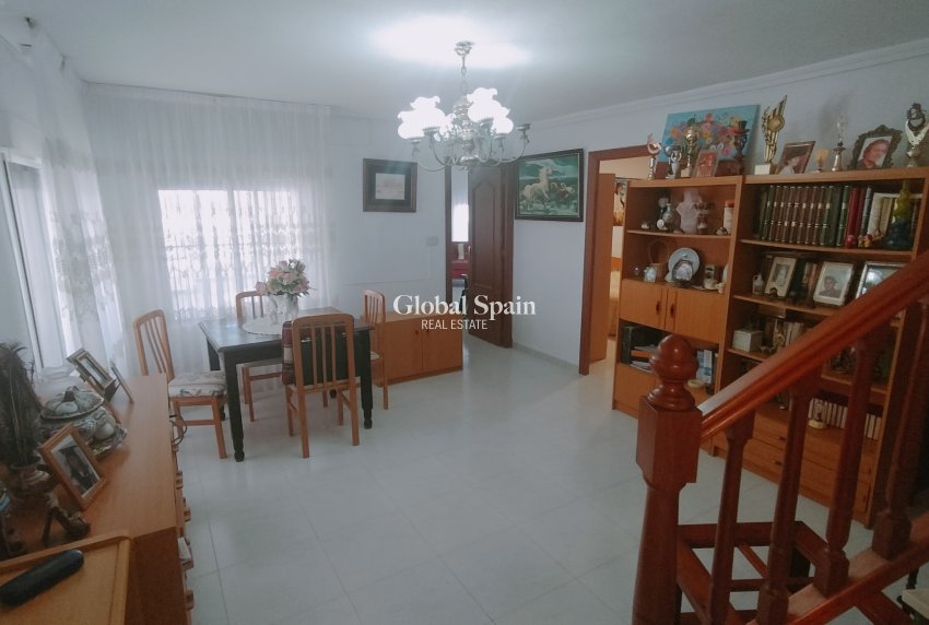 Resale - VILLA -
CREVILLENTE - Inland