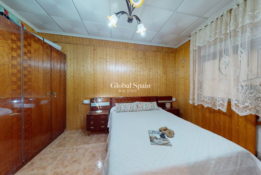 Resale - VILLA -
CREVILLENTE - Inland