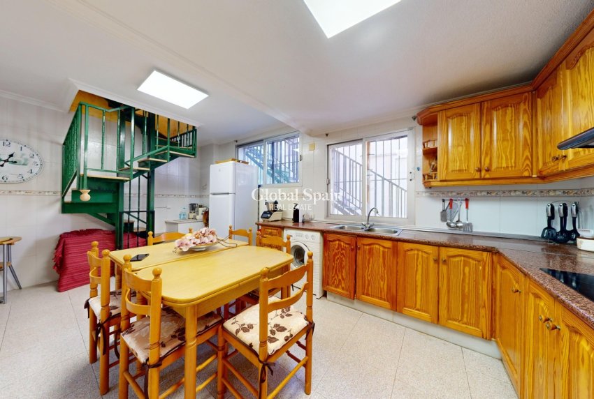 Resale - VILLA -
CREVILLENTE - Inland