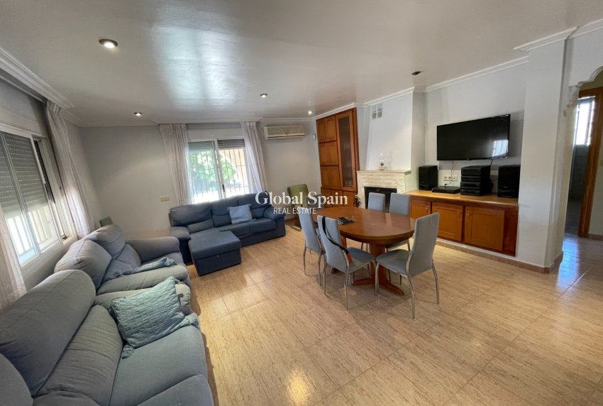 Resale - VILLA -
CREVILLENTE - Inland