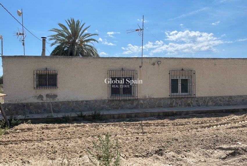 Resale - VILLA -
CREVILLENTE - Inland