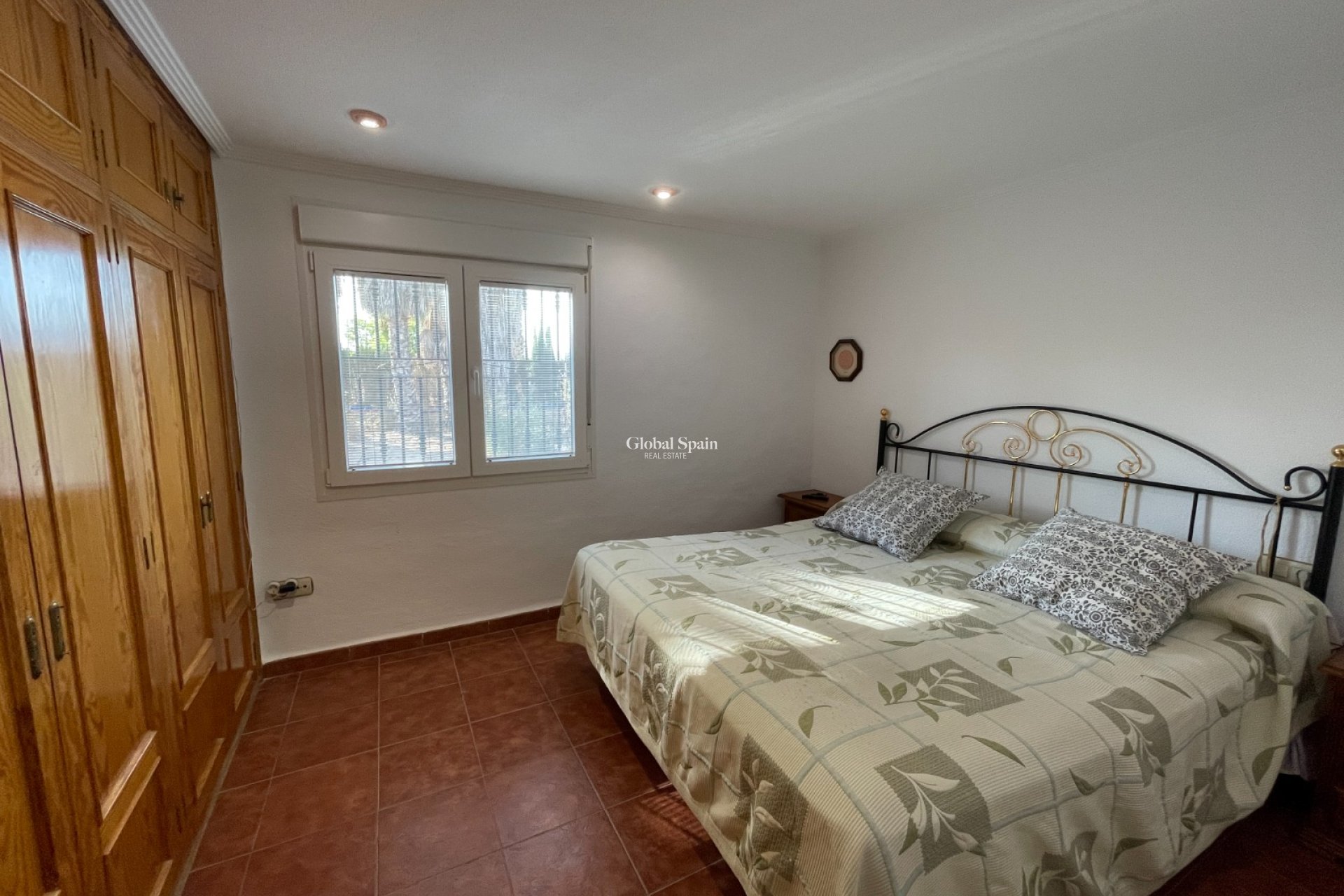 Resale - VILLA -
CREVILLENTE - Inland