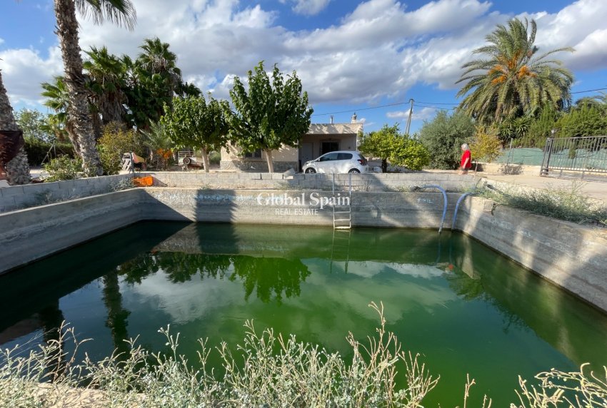 Resale - VILLA -
CREVILLENTE - Inland