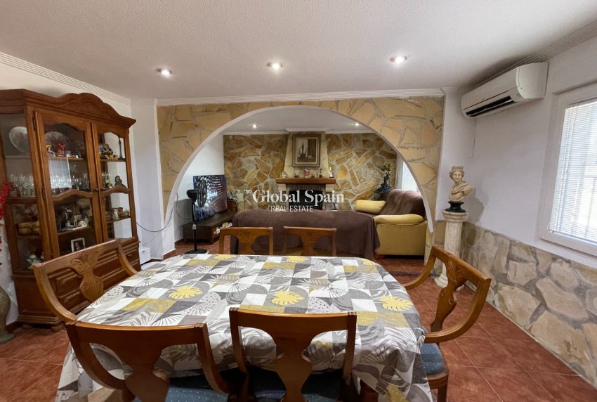 Resale - VILLA -
CREVILLENTE - Inland