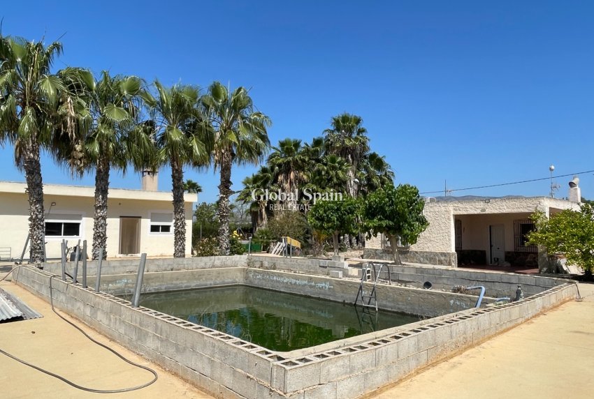 Resale - VILLA -
CREVILLENTE - Inland