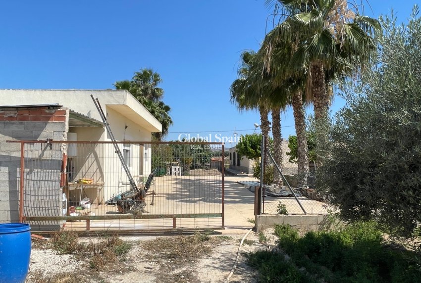 Resale - VILLA -
CREVILLENTE - Inland