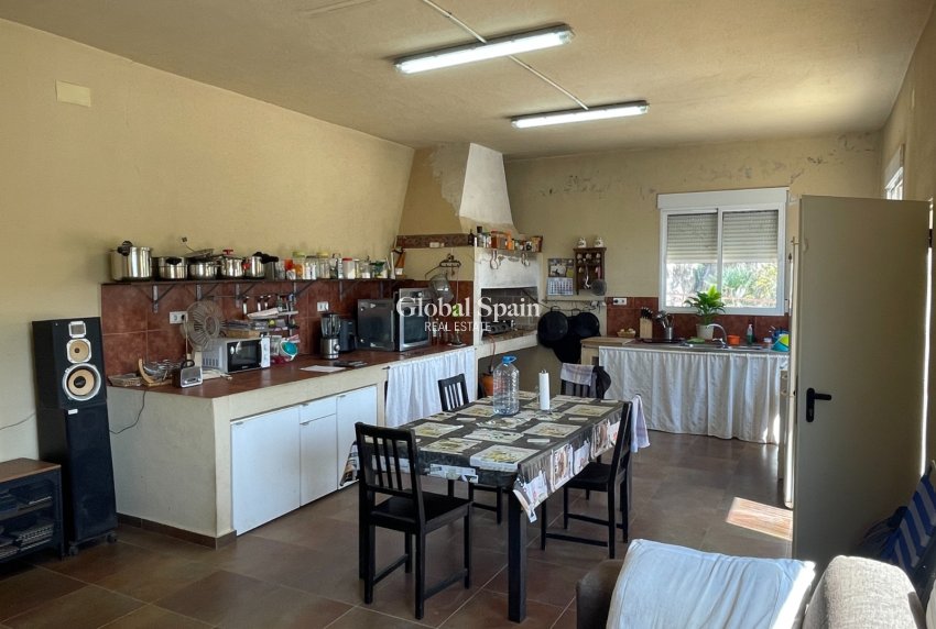 Resale - VILLA -
CREVILLENTE - Inland