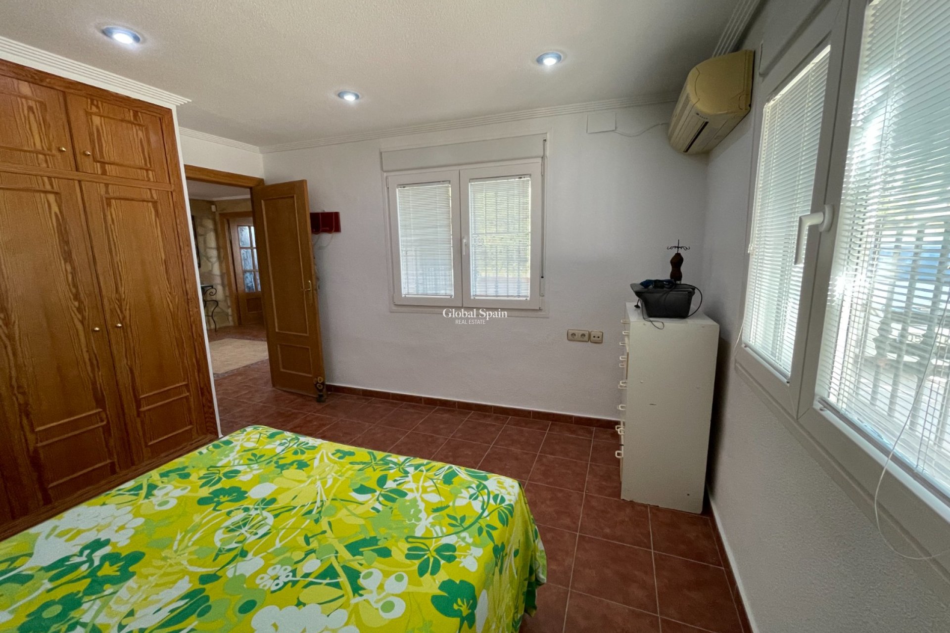 Resale - VILLA -
CREVILLENTE - Inland