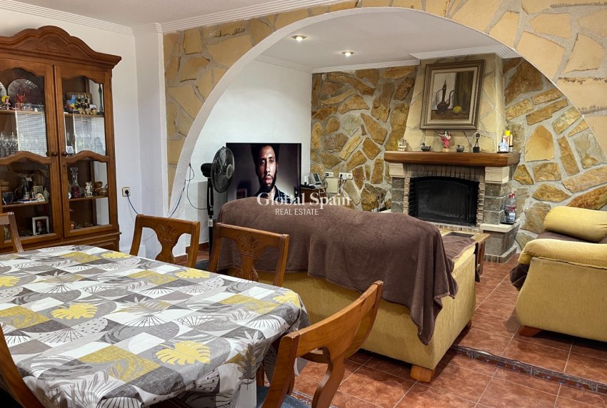 Resale - VILLA -
CREVILLENTE - Inland