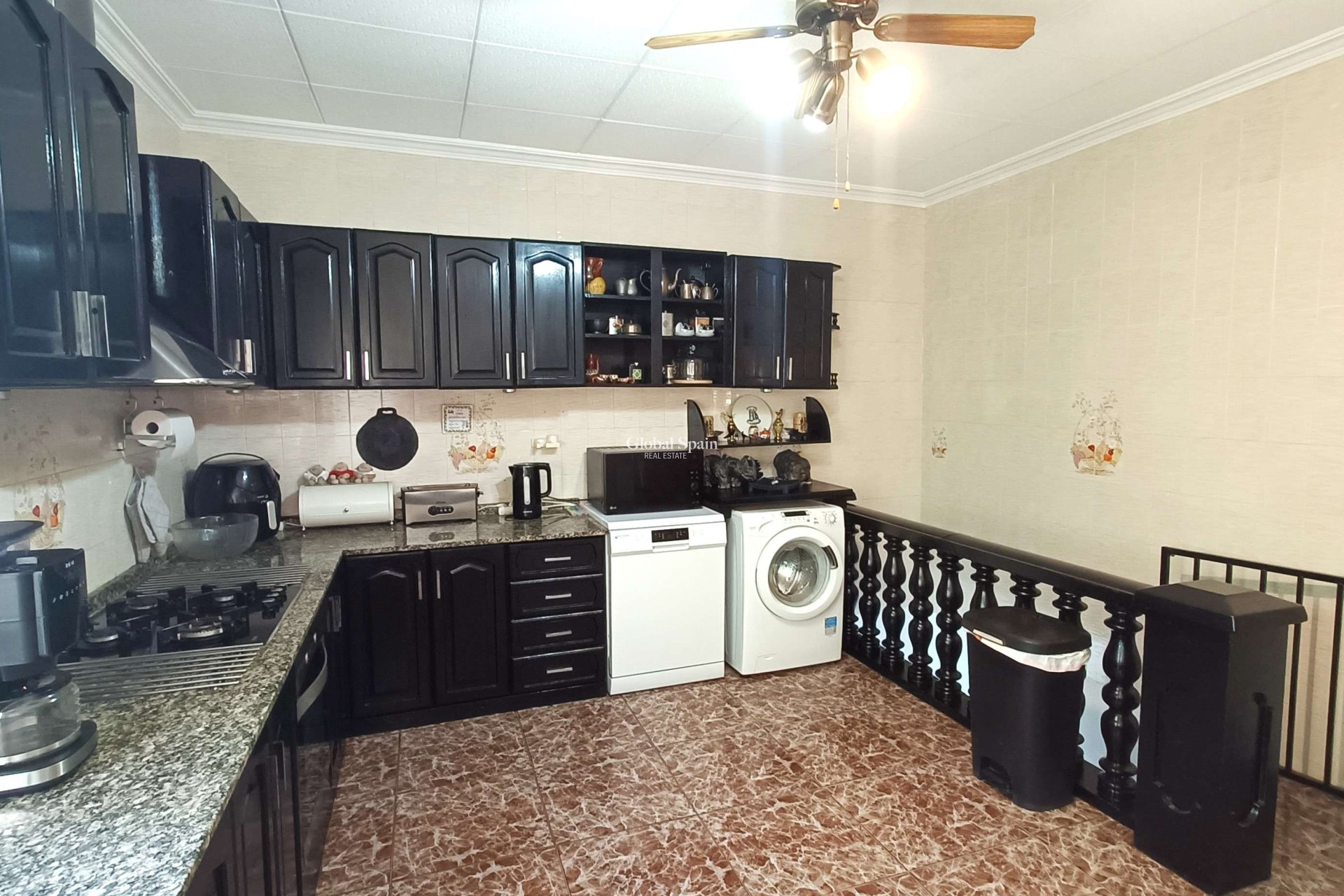 Resale - VILLA -
CREVILLENTE - Inland