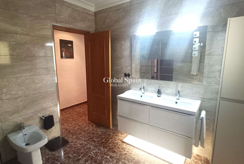 Resale - VILLA -
CREVILLENTE - Inland