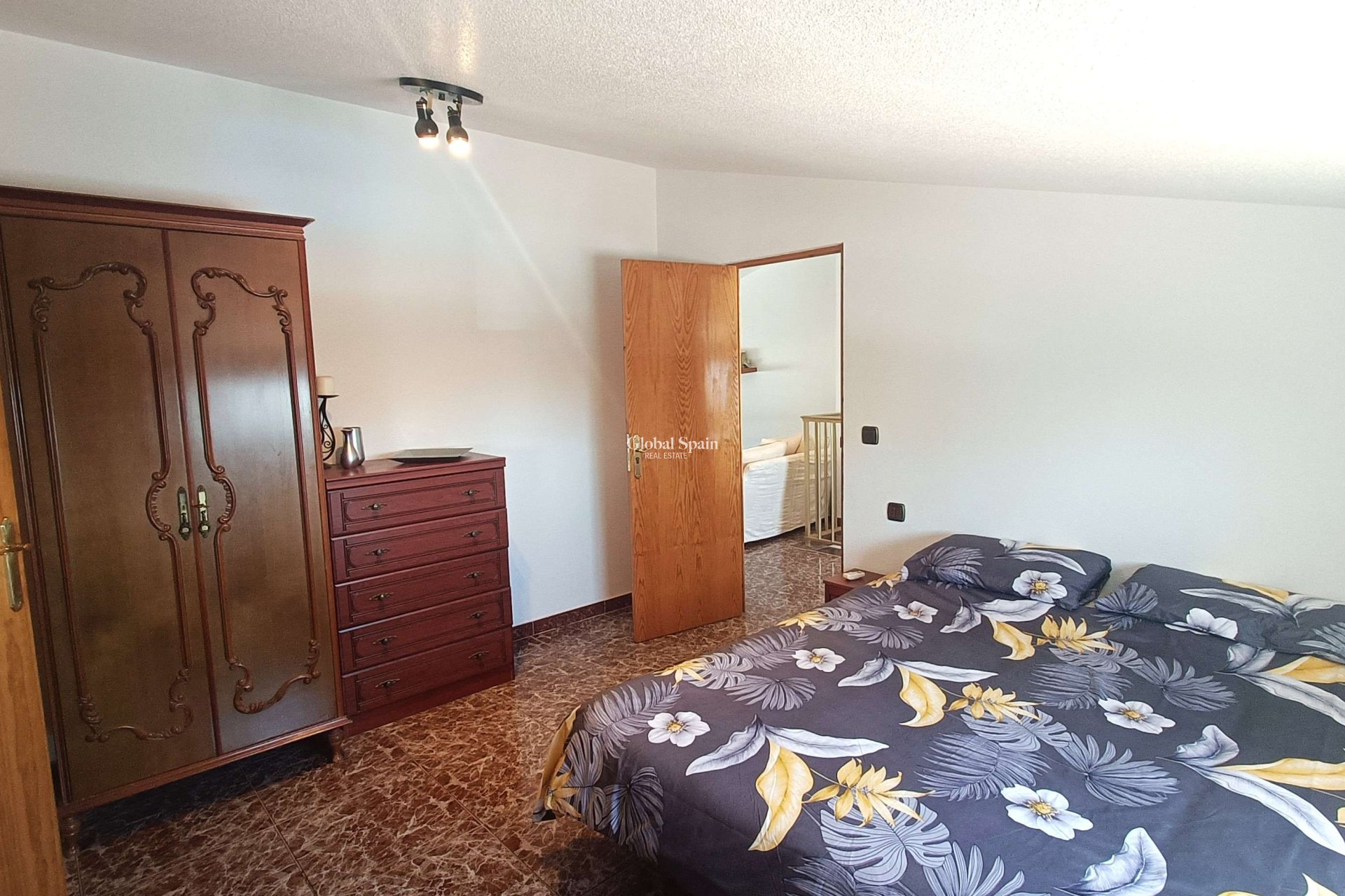 Resale - VILLA -
CREVILLENTE - Inland