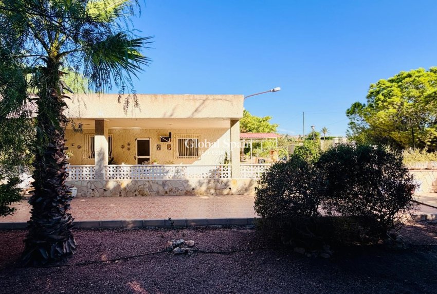 Resale - VILLA -
CREVILLENTE - Inland