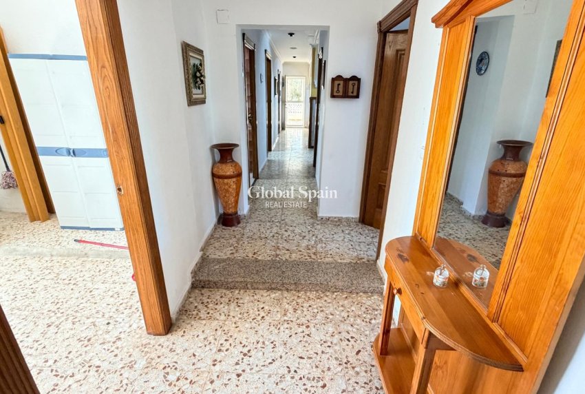 Resale - VILLA -
CREVILLENTE - Inland