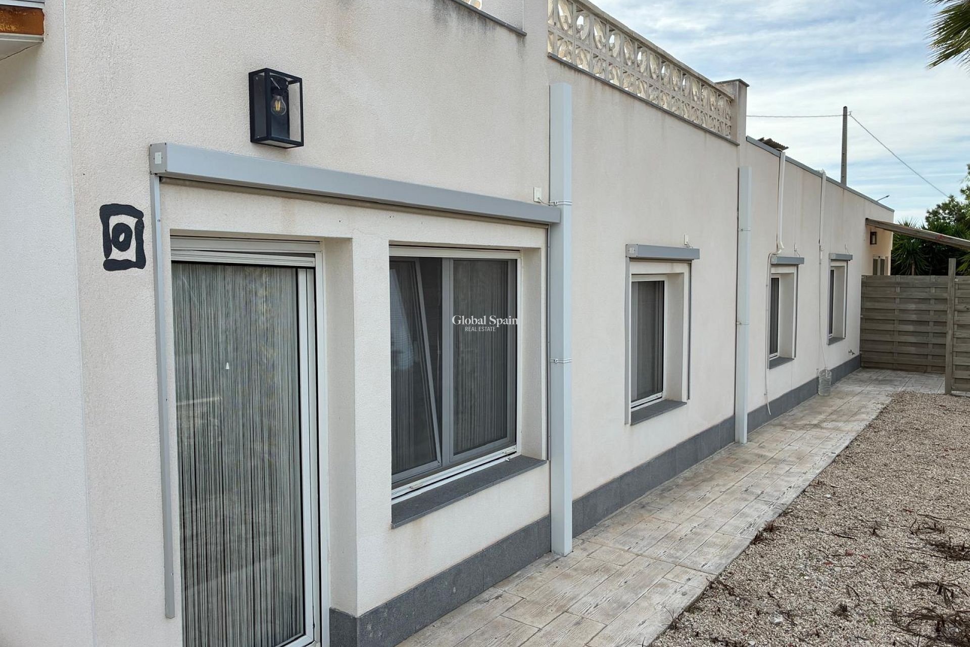 Resale - VILLA -
CREVILLENTE