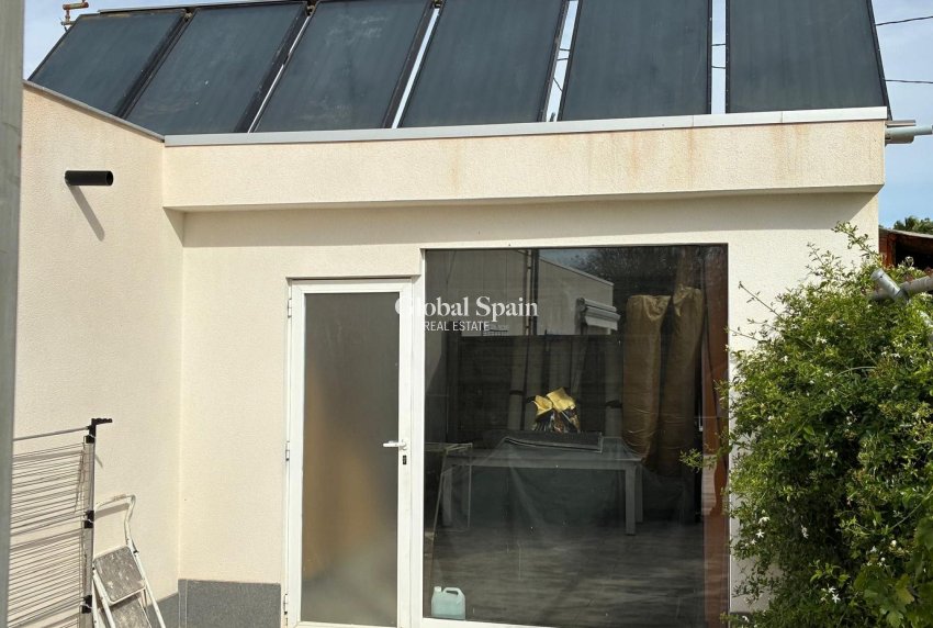 Resale - VILLA -
CREVILLENTE