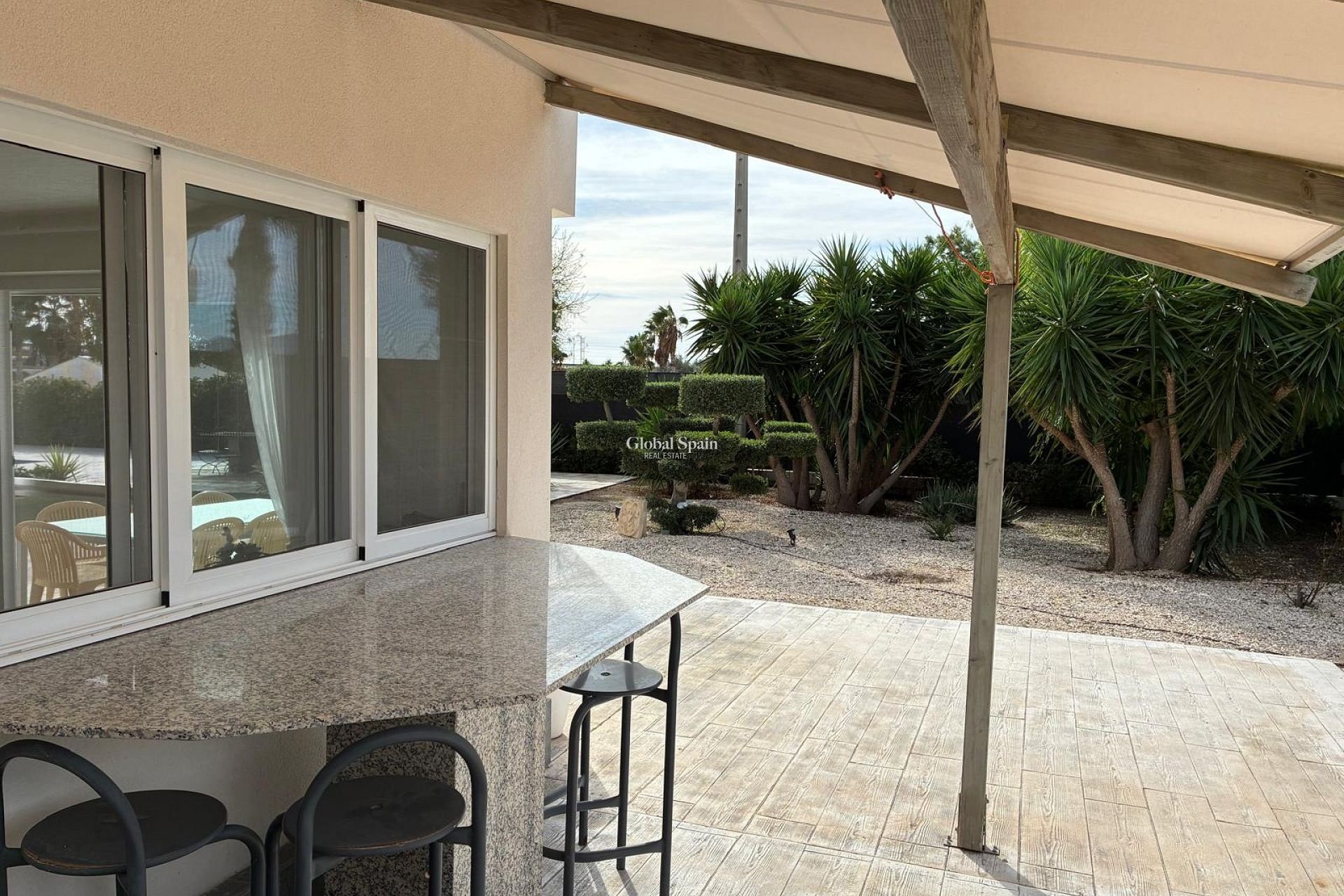 Resale - VILLA -
CREVILLENTE