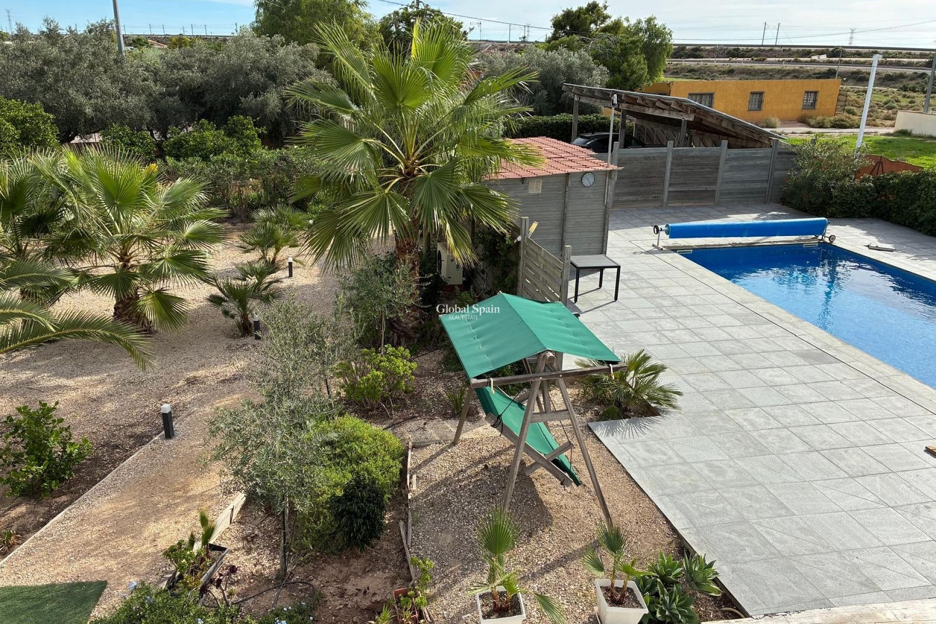 Resale - VILLA -
CREVILLENTE
