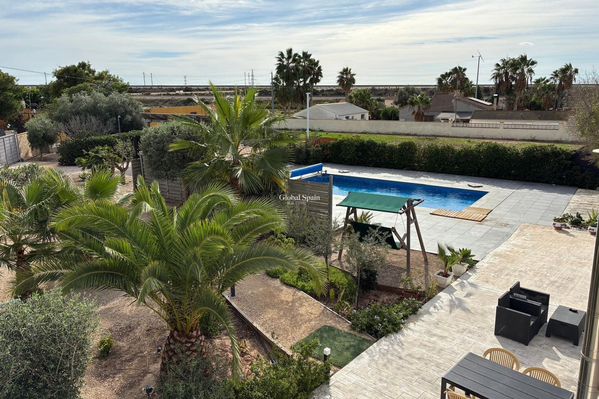 Resale - VILLA -
CREVILLENTE